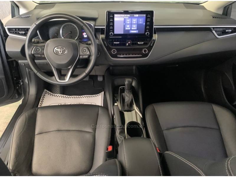 TOYOTA - COROLLA - 2021/2022 - Cinza - R$ 134.800,00